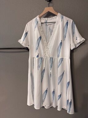 White V-Neck Tunic Dress with Blue Feather Print Medium